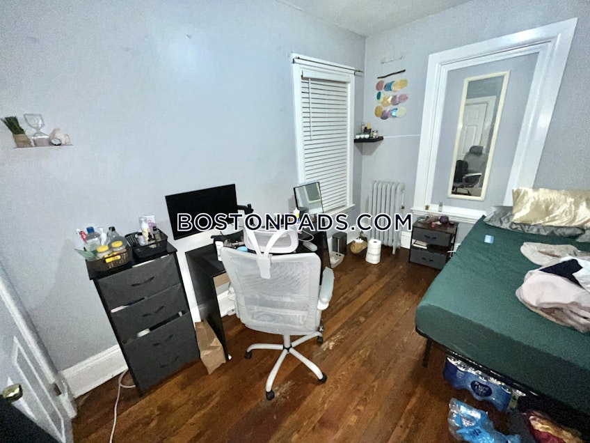 Boston - $4,800 /month