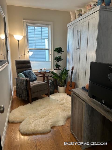 Cambridge - $4,000