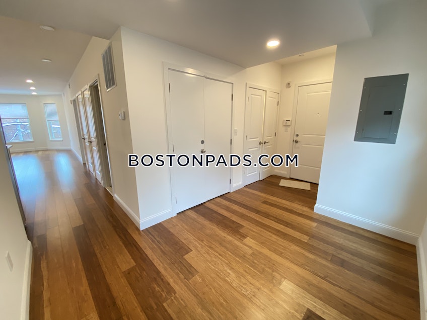 Boston - $2,800 /month