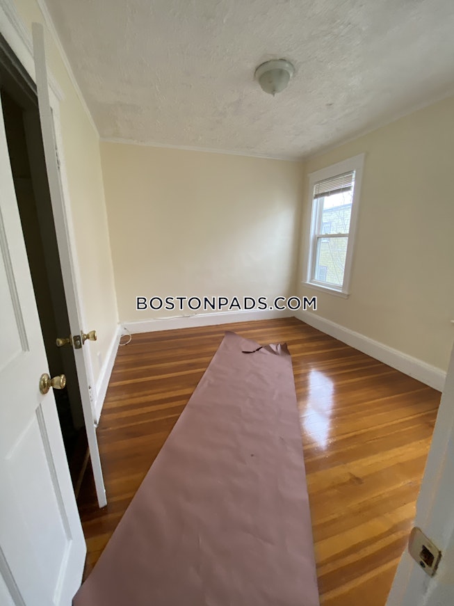 Boston - $3,100 /mo