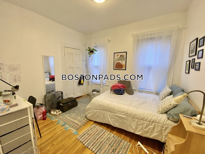 Boston - $3,200 /mo