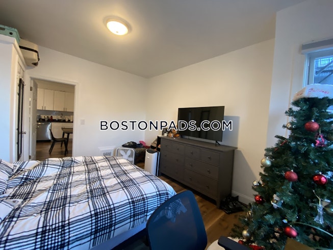 Boston - $1,875 /mo