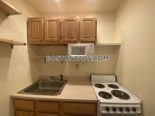 Boston - $2,450 /mo