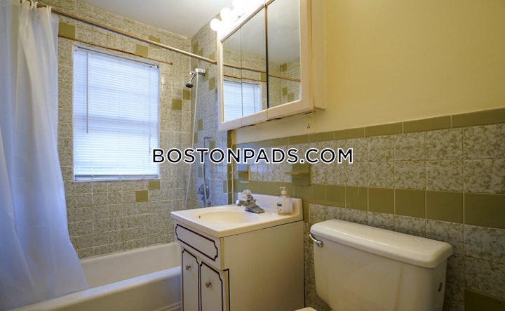 Beechcroft St. Boston picture 14