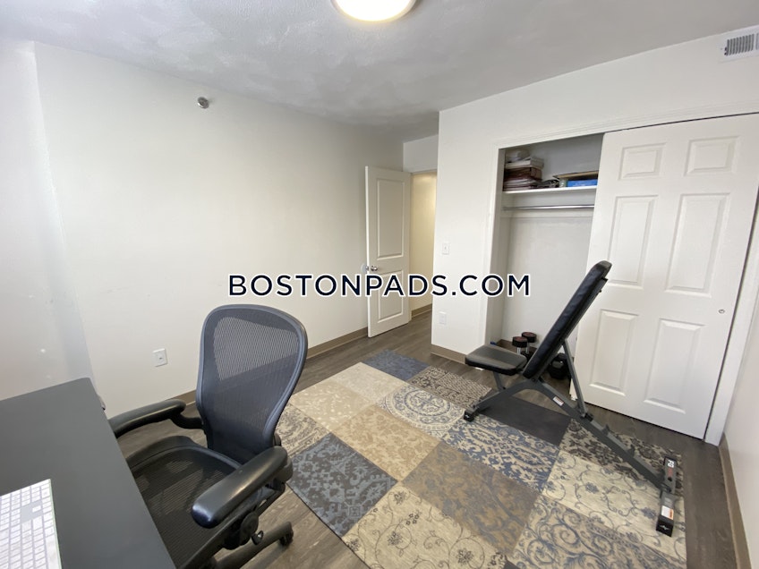 Boston - $2,895 /month