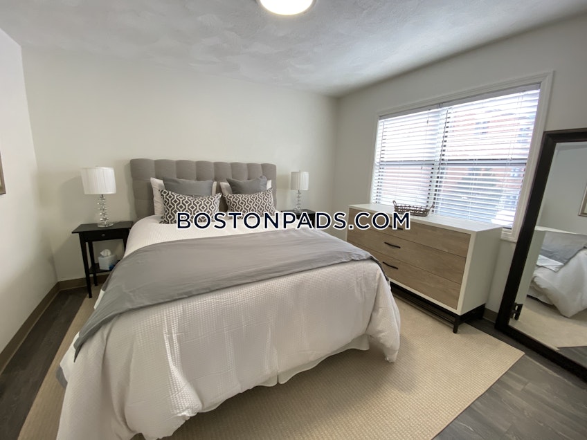 Boston - $2,895 /month