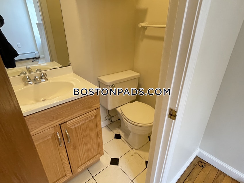 Boston - $3,350 /month