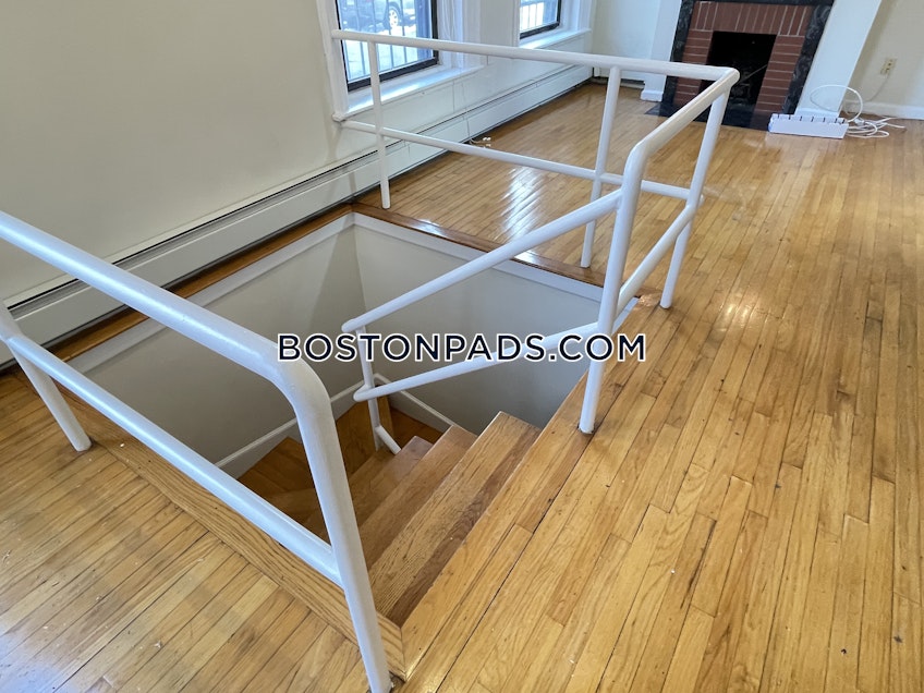 Boston - $3,350 /month