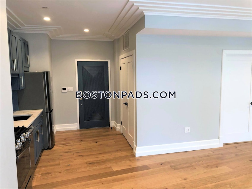 Boston - $2,700 /month