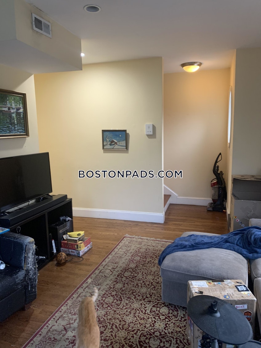 Boston - $5,250 /month