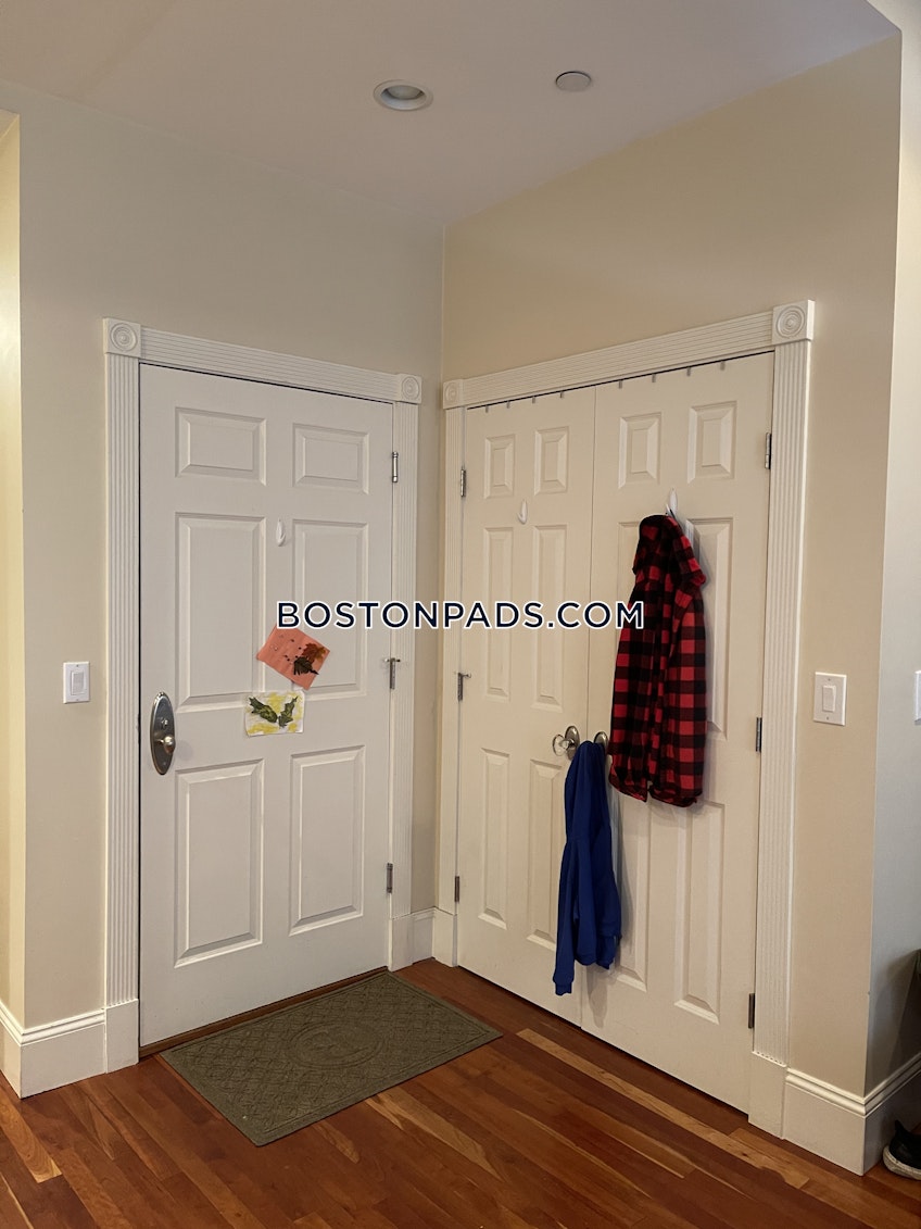 Boston - $3,000 /month