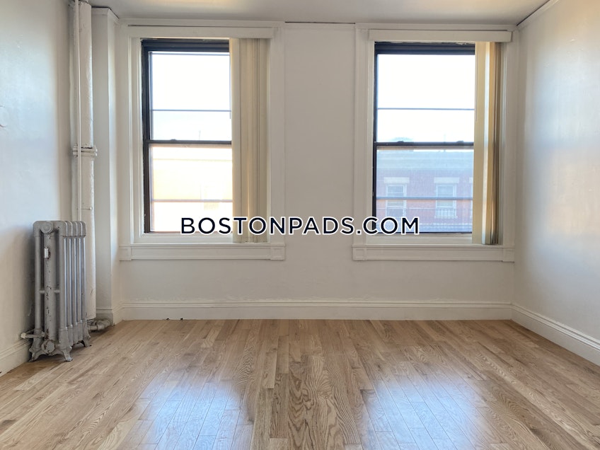 Boston - $5,850 /month