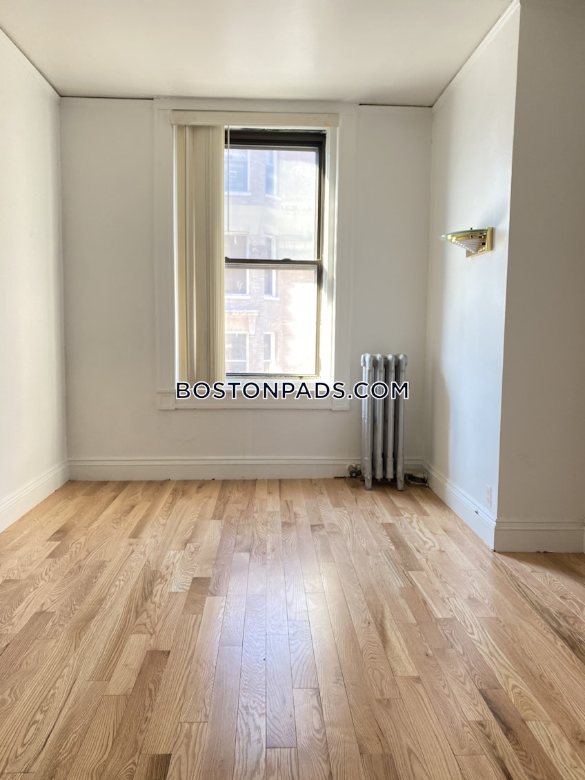 Boston - $5,850 /month