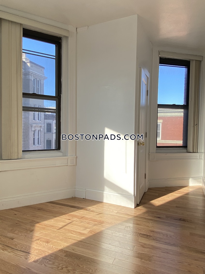 Boston - $5,850 /month