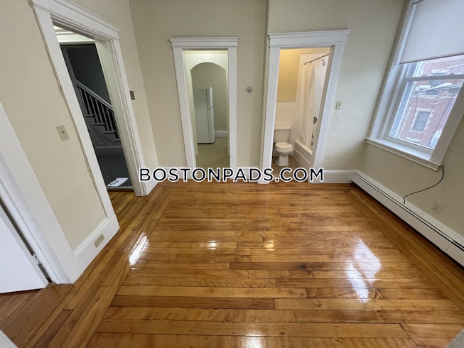 Boston - $1,975 /mo