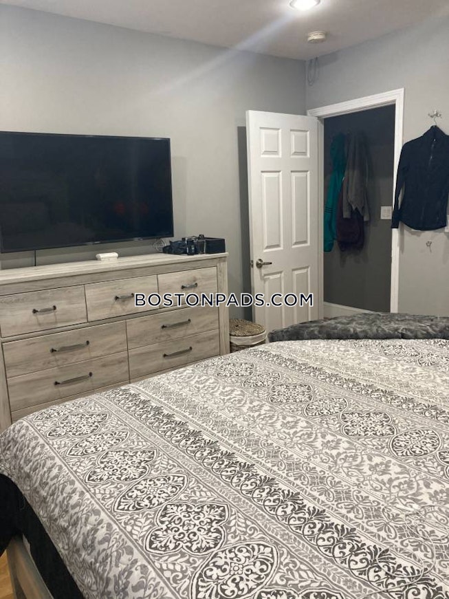 Boston - $3,300 /mo