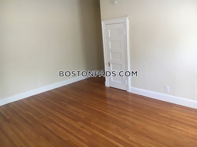 Brookline - $2,500 /mo