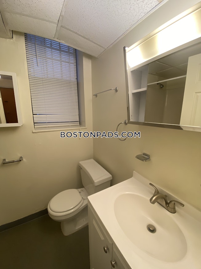 Boston - $2,800 /mo