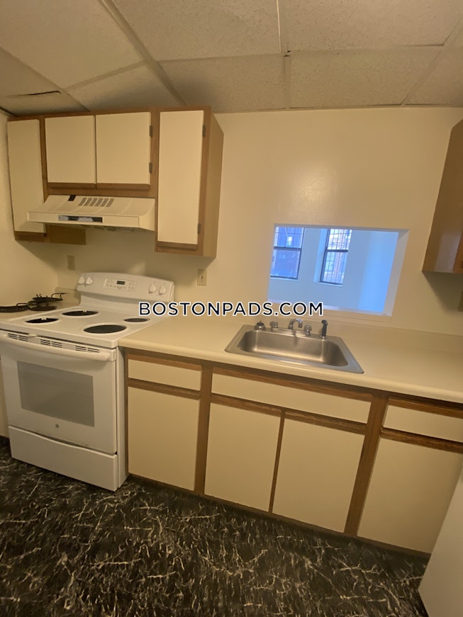 Boston - $2,800 /mo