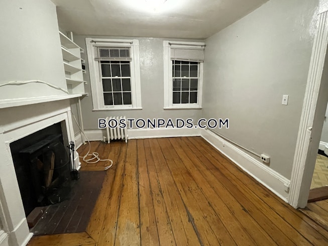 Boston - $2,800 /mo