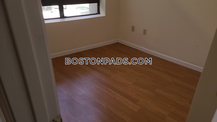 Boston - $1,700 /month