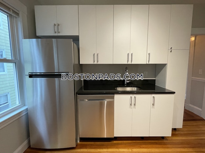 Cambridge - $5,200 /mo