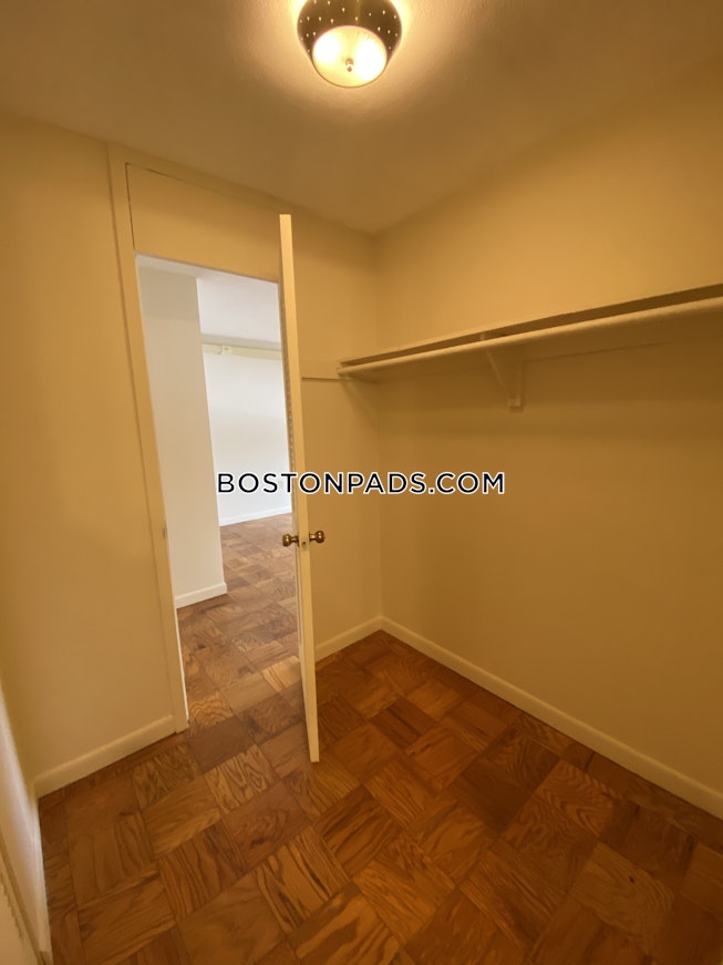 Brookline - $2,200 /mo