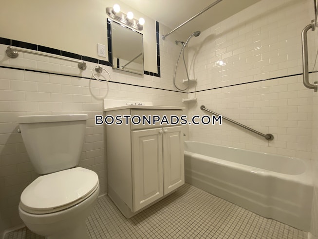 Brookline - $2,200 /mo