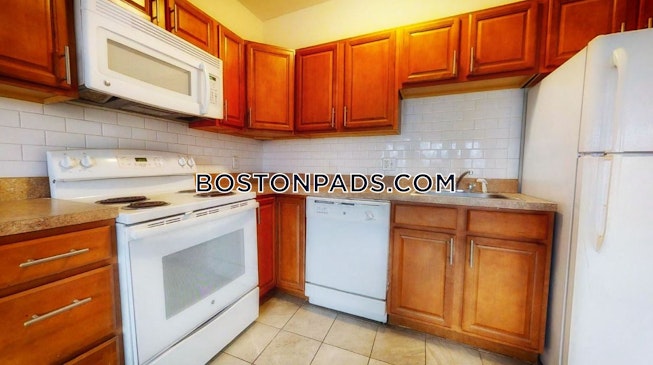 Boston - $3,900 /mo