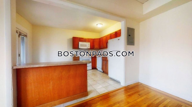 Boston - $3,900 /mo