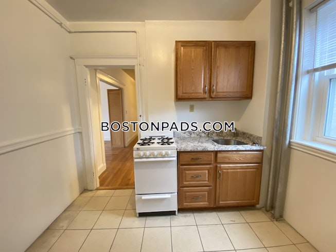 Boston - $3,000 /mo