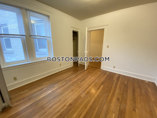 Boston - $3,000 /mo