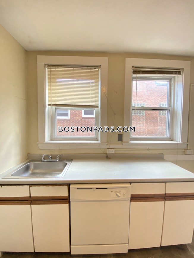 Brookline - $3,525 /mo