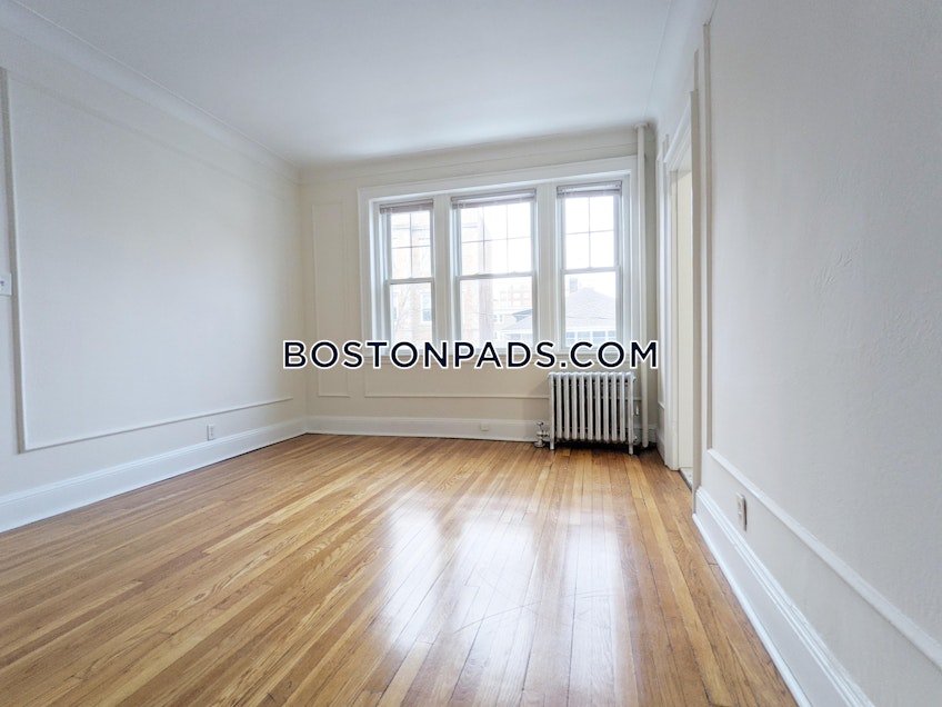 Boston - $2,885 /month