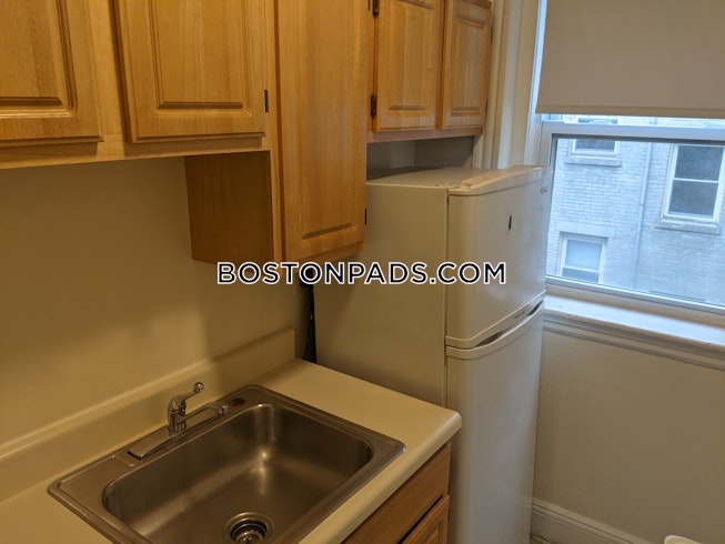 Boston - $1,700 /mo