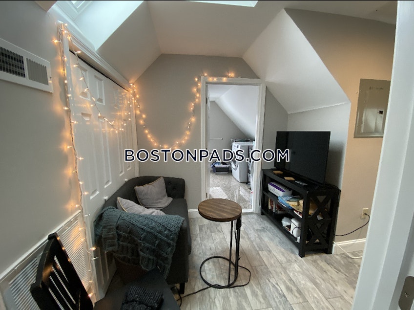 Boston - $3,200 /month