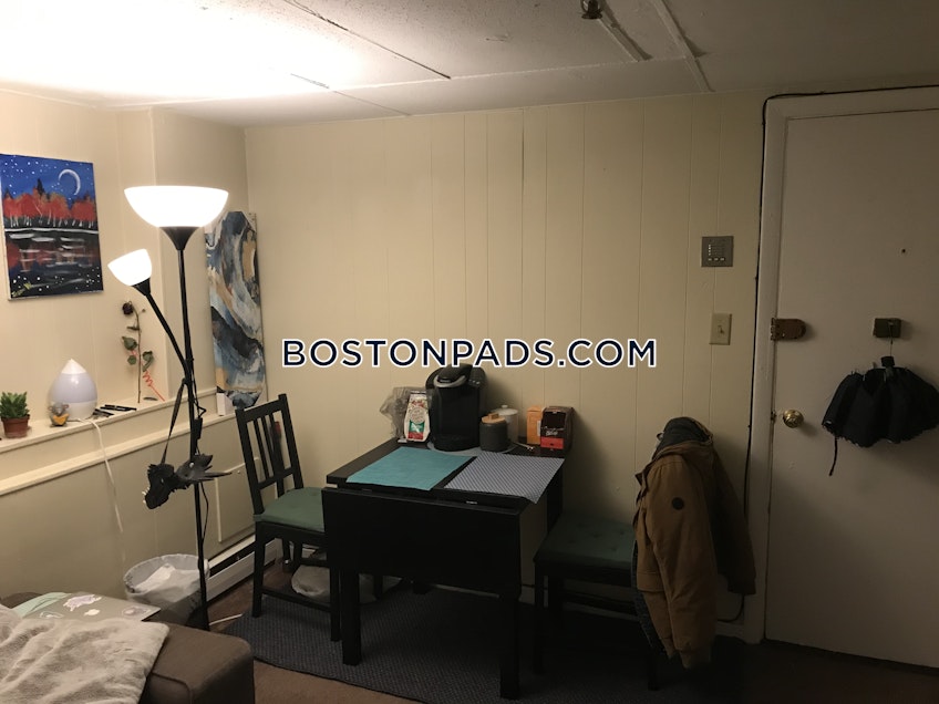 Boston - $1,525 /month