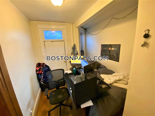 Boston - $7,050 /mo