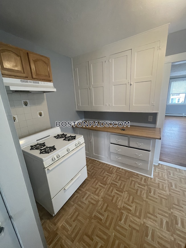 Boston - $1,900 /mo