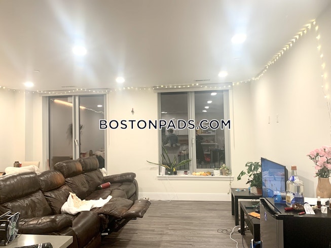 Boston - $7,500 /mo