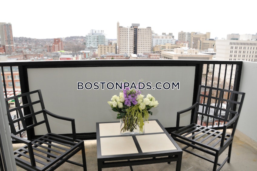 Boston - $3,202 /month