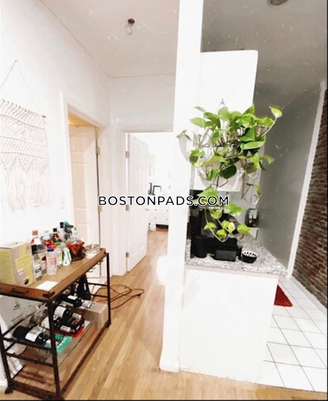 Boston - $3,150 /mo