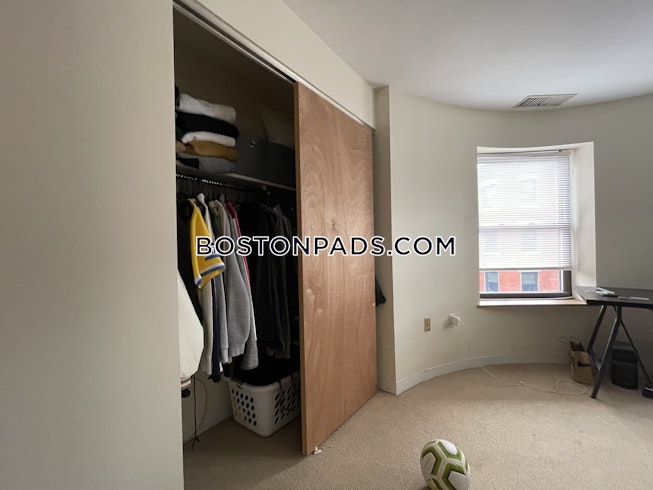 Boston - $4,100 /mo