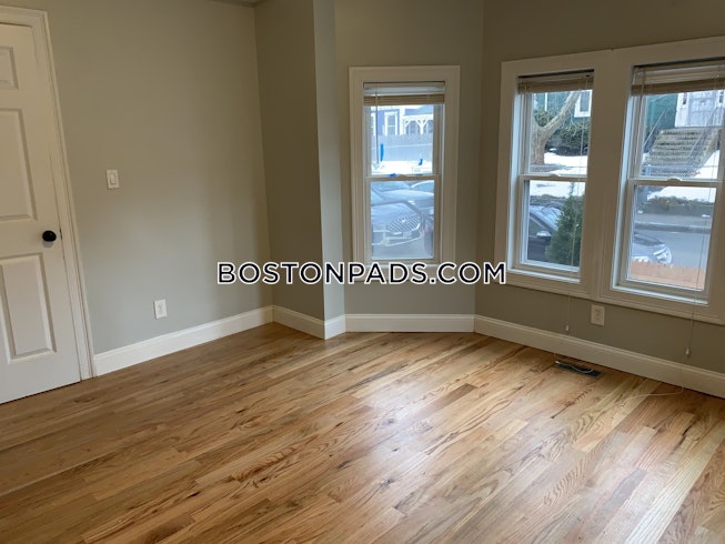 Boston - $3,100 /mo