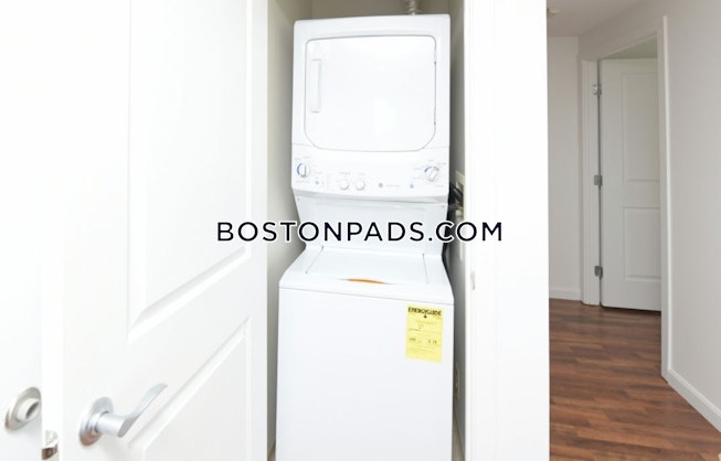 Boston - $3,913 /mo