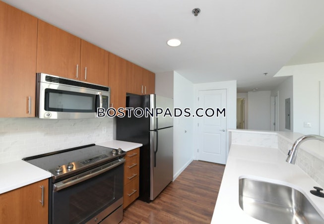 Boston - $5,600 /mo