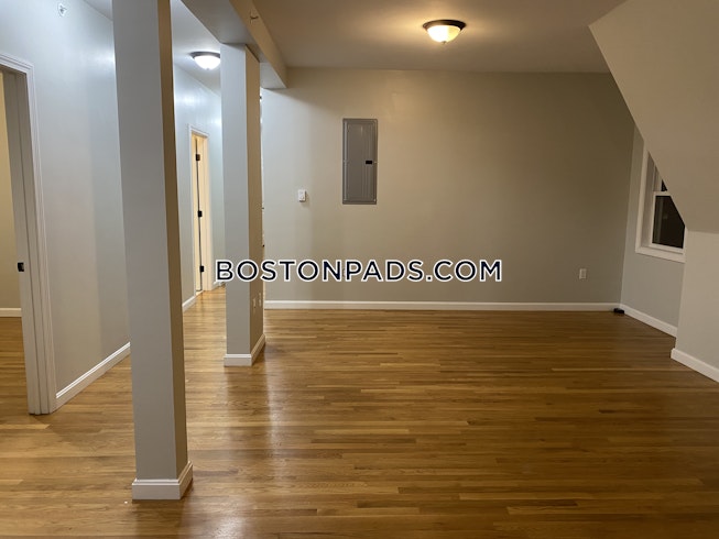 Boston - $4,100 /mo