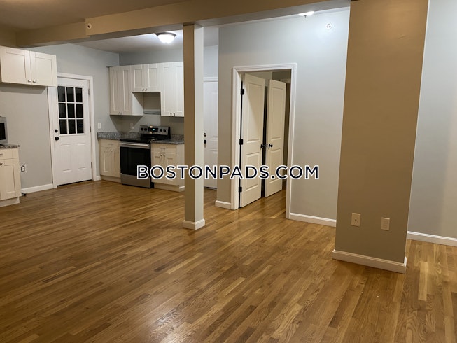 Boston - $4,100 /mo