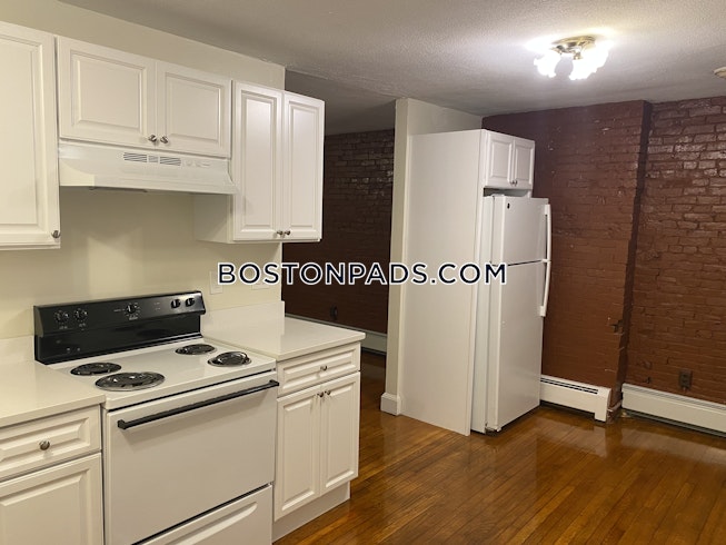 Boston - $3,300 /mo