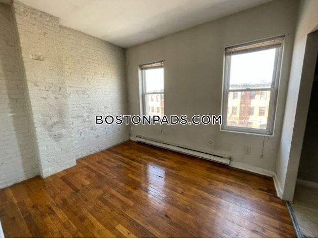 Boston - $2,945 /mo
